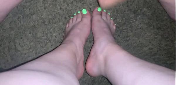  Cum on beautiful sexy feet (GreenToes)